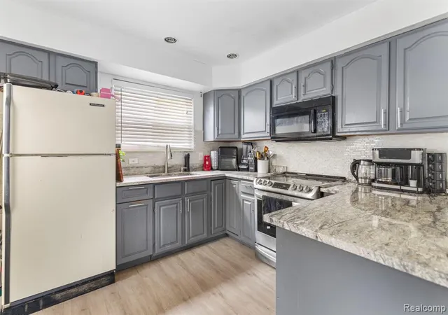 Photo 4 of Single family home for sale at 26705 Rouge River Dr, Dearborn Heights, MI 48127 1658 | MLS# 61025436 | Listing updated on 2026-08-29