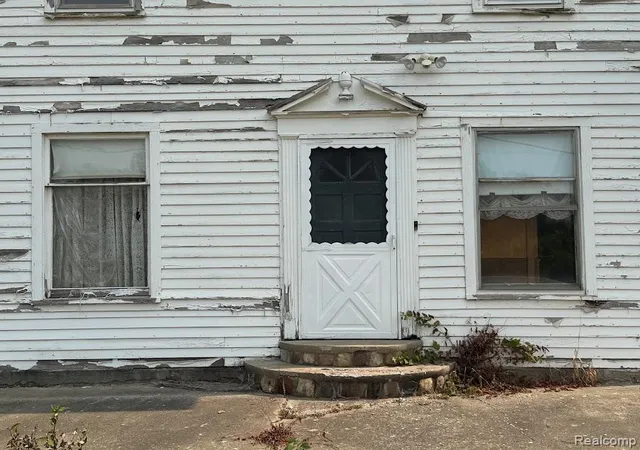 Photo 5 of Single family home for sale at 16649 Dixie Hwy, Davisburg, MI 48350 | MLS# 61020736 | Listing updated on 2026-08-14