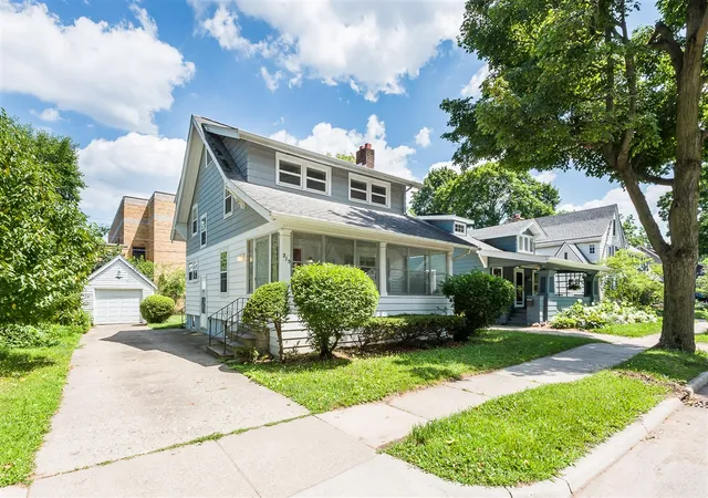 2nd image of 215 Buena Vista Ave, Ann Arbor, MI 48103 | MLS# 70544830