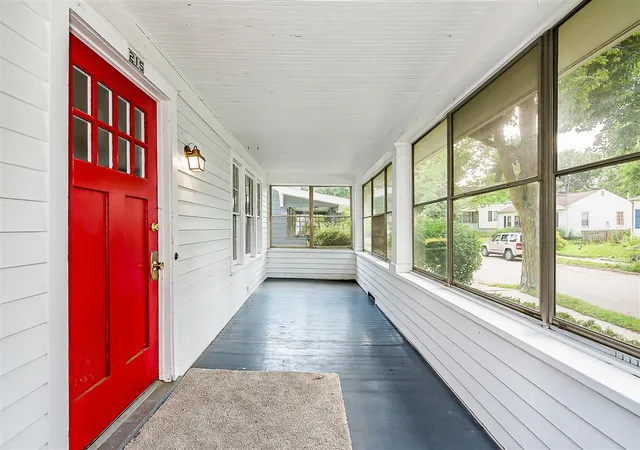 4th image of 215 Buena Vista Ave, Ann Arbor, MI 48103 | MLS# 70544830