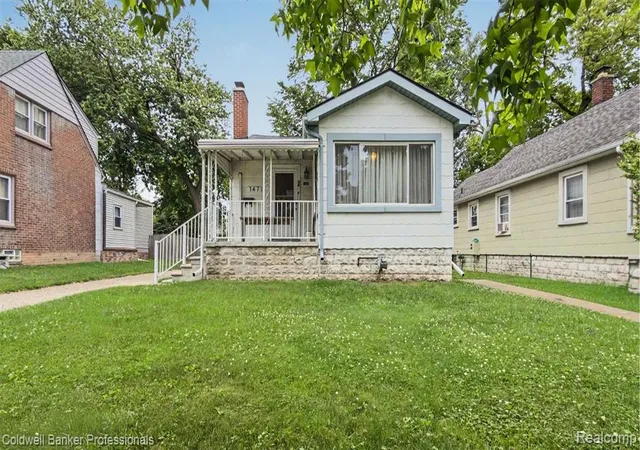 Homes for sale in Ferndale, MI | 147 E Hazelhurst St, Ferndale, MI 48220 | MLS# 61003522