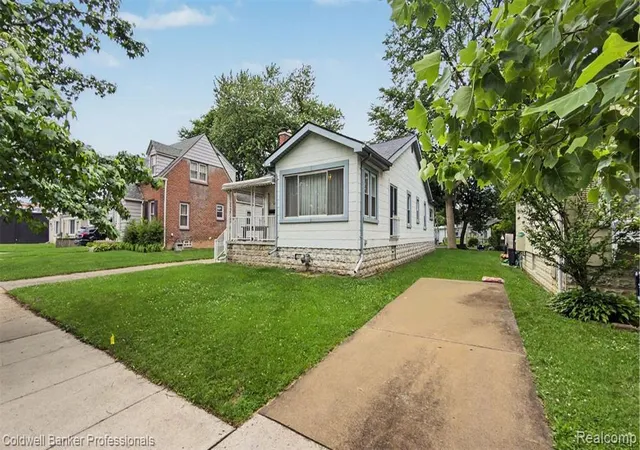 Homes for sale in Ferndale, MI | 147 E Hazelhurst St, Ferndale, MI 48220 | MLS# 61003522