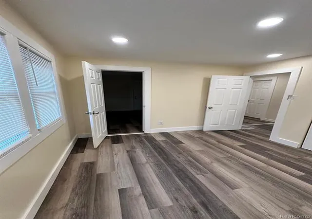 3rd image of 71 Biltmore Dr, Troy, MI 48084 5406 | MLS# 61006462