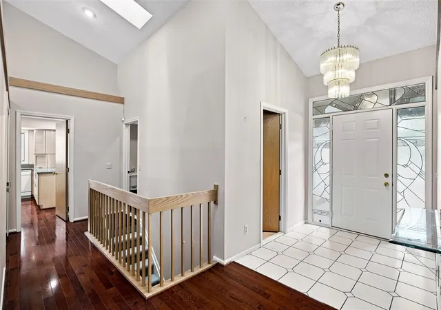 Photo 4 of Sale Pending at 1553 Devonshire Dr, Troy, MI 48098 | MLS# 70555274 | Listing updated on 2026-09-14