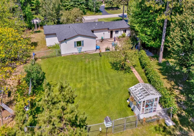 Photo 2 of Single family home for sale at 7645 W Riverview Dr, Manistique, MI 49854 | MLS# 50218766 | Listing updated on 2026-08-17