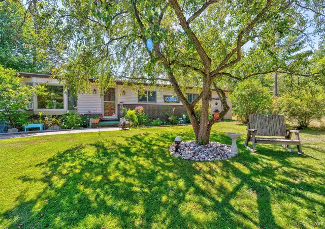 Photo 3 of Single family home for sale at 7645 W Riverview Dr, Manistique, MI 49854 | MLS# 50218766 | Listing updated on 2026-10-05