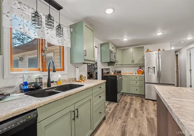 Photo 4 of Single family home for sale at 7645 W Riverview Dr, Manistique, MI 49854 | MLS# 50218766 | Listing updated on 2026-10-05