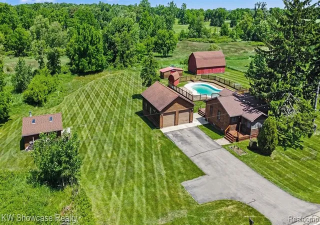 Homes for sale in Bath, MI | 3585 Clark Rd, Bath, MI 48808 | MLS# 61003136
