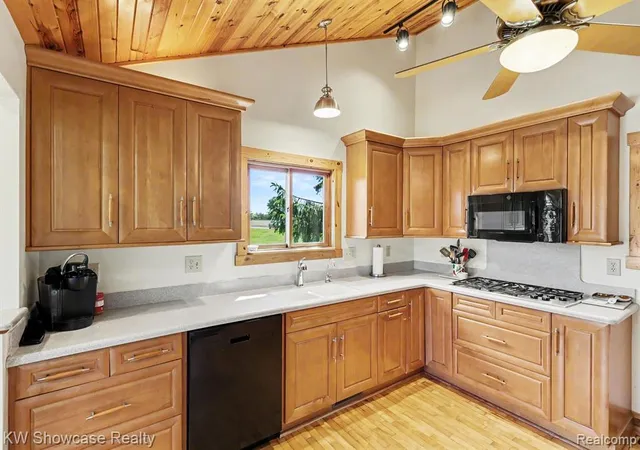 Homes for sale in Bath, MI | 3585 Clark Rd, Bath, MI 48808 | MLS# 61003136