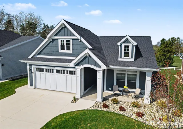 Homes for sale in Freeland, MI | 4219 Village Green Dr, Freeland, MI 48623 | MLS# 70520373