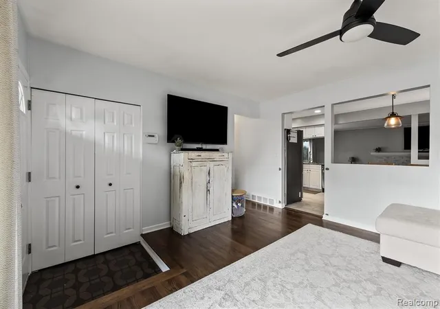 Photo 4 of Sale Pending at 908 Elmsford Dr, Clawson, MI 48017 1017 | MLS# 61023284 | Listing updated on 2026-09-13