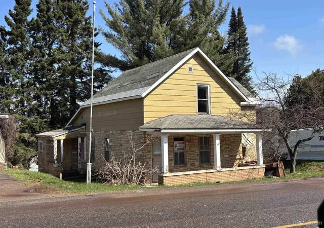 Photo 2 of Single family home for sale at 162 Saginaw St, Ishpeming, MI 49849 | MLS# 50202436 | Listing updated on 2026-08-12