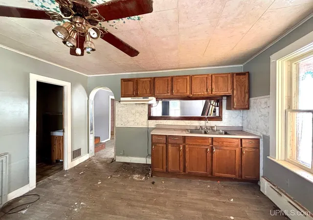 Photo 5 of Single family home for sale at 162 Saginaw St, Ishpeming, MI 49849 | MLS# 50202436 | Listing updated on 2026-08-12