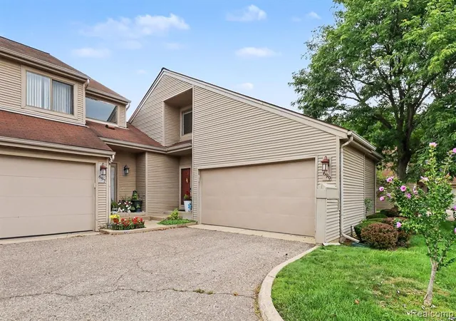 Photo 2 of Condo for sale at 699 Charing Ct, Rochester Hills, MI 48307 4592 | MLS# 61025677 | Listing updated on 2026-09-14