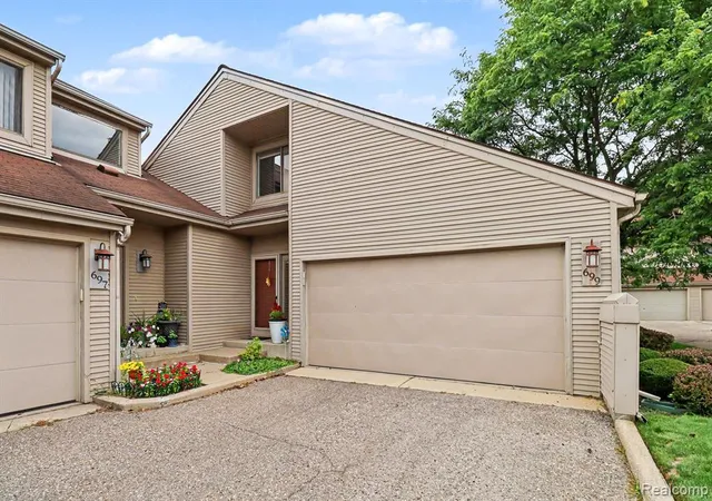 Photo 3 of Condo for sale at 699 Charing Ct, Rochester Hills, MI 48307 4592 | MLS# 61025677 | Listing updated on 2026-09-14