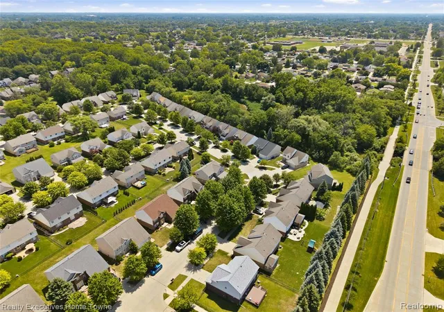 46th image of 38206 Brook Dr, Sterling Heights, MI 48312 | MLS# 61011203