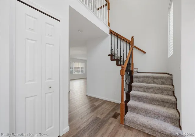 4th image of 38206 Brook Dr, Sterling Heights, MI 48312 | MLS# 61011203