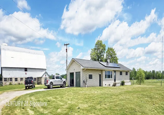 Homes for sale in Standish, MI | 2816 Conrad Rd, Standish, MI 48658 | MLS# 50210914