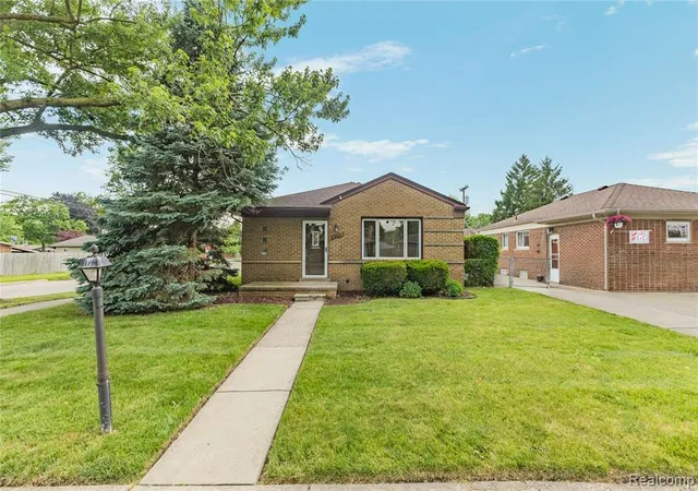 Homes for sale in Taylor, MI | 8758 Huron St, Taylor, MI 48180 | MLS# 61001107
