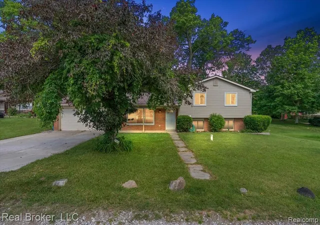 1st image of 8320 Hillpoint Dr, Brighton, MI 48116 | MLS# 61004888