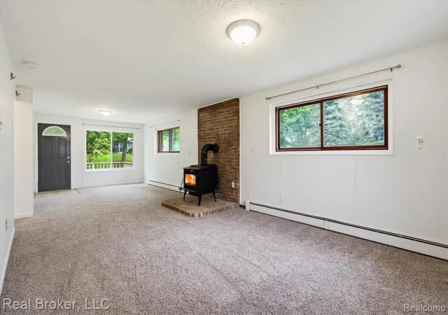 4th image of 8320 Hillpoint Dr, Brighton, MI 48116 | MLS# 61004888