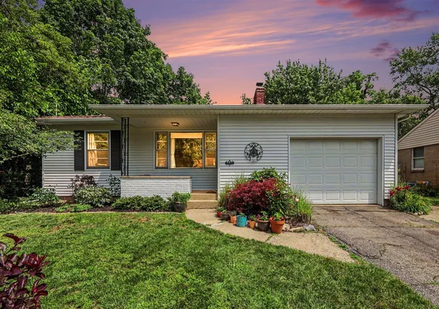31st image of 721 Parkway Dr, Grand Rapids, MI 49525 | MLS# 70543777