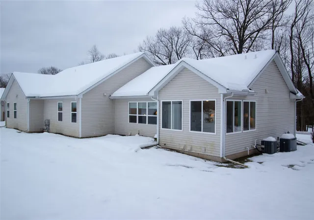 3rd image of 2193 Gethings Rd #418, Battle Creek, MI 49015 | MLS# 70508441