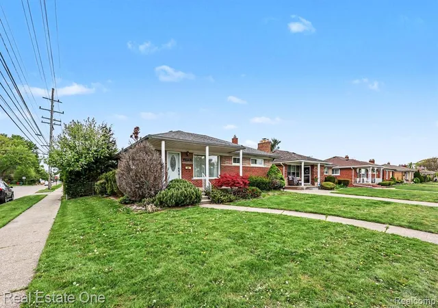 Homes for sale in Eastpointe, MI | 23705 Wilmot Ave, Eastpointe, MI 48021 | MLS# 60993147