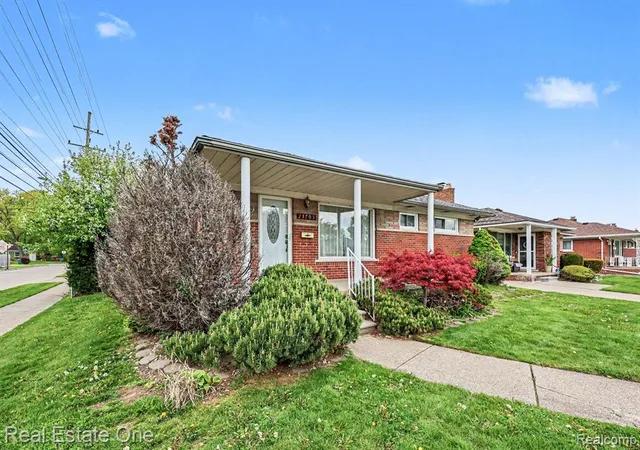 Homes for sale in Eastpointe, MI | 23705 Wilmot Ave, Eastpointe, MI 48021 | MLS# 60993147