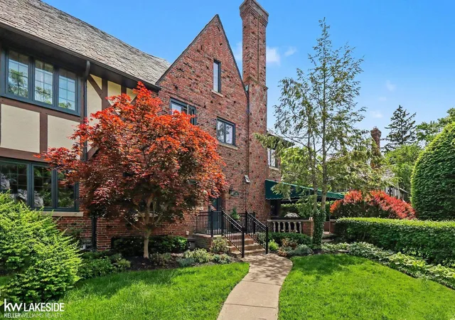 Homes for sale in Grosse Pointe, MI | 286 Rivard Blvd, Grosse Pointe, MI 48230 | MLS# 50209176