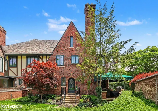 Homes for sale in Grosse Pointe, MI | 286 Rivard Blvd, Grosse Pointe, MI 48230 | MLS# 50209176