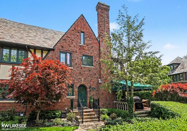 Homes for sale in Grosse Pointe, MI | 286 Rivard Blvd, Grosse Pointe, MI 48230 | MLS# 50209176