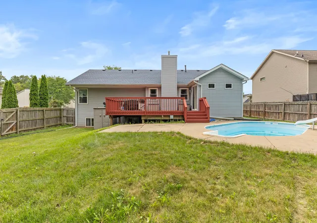 1st image of 1121 Durango Dr, Lansing, MI 48917 | MLS# 70552394