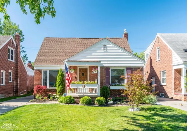 Homes for sale in Grosse Pointe Woods, MI | 1229 Brys Dr, Grosse Pointe Woods, MI 48236 | MLS# 50211146