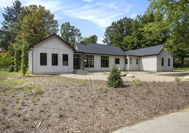 Homes for sale in Fennville, MI | 2954 Peach Creek Ct, Fennville, MI 49408 | MLS# 70528961