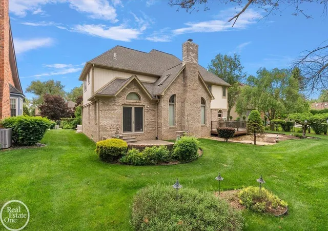Photo 4 of Single Family Residence at 56688 Portsmouth Ct, Shelby Township, MI 48316 | MLS# 50209364 | | Sold on 2026-08-07