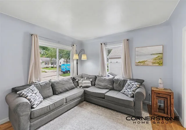 Photo 3 of Sale Pending at 926 California St, Grand Rapids, MI 49504 | MLS# 70552151 | Listing updated on 2026-08-18