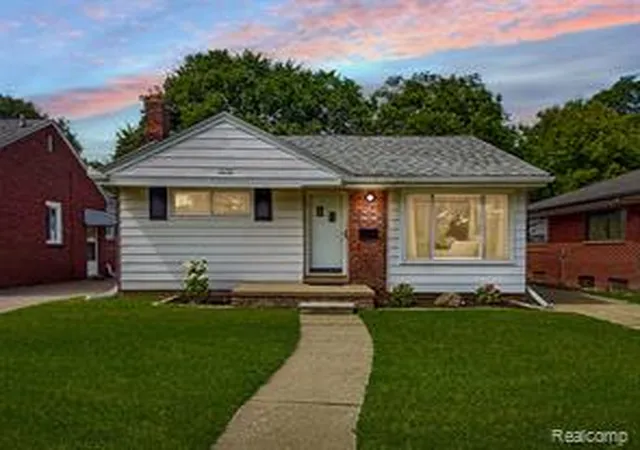 Homes for sale in Eastpointe, MI | 16791 Veronica Ave, Eastpointe, MI 48021 | MLS# 61008904