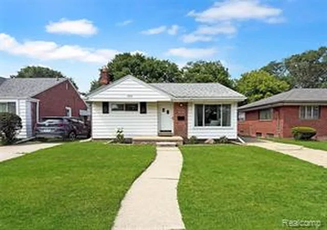 Homes for sale in Eastpointe, MI | 16791 Veronica Ave, Eastpointe, MI 48021 | MLS# 61008904