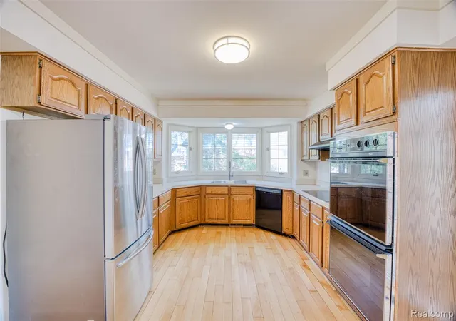 5th image of 27966 Trailwood Ct, Farmington Hills, MI 48331 | MLS# 60990619