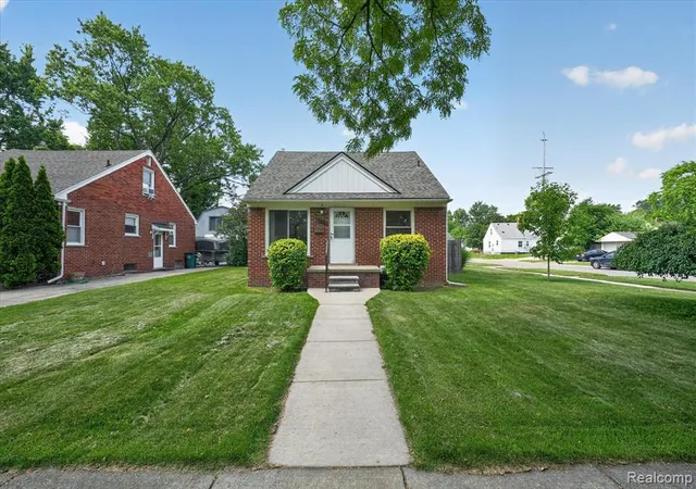 Homes for sale in Oak Park, MI | 14010 Hart St, Oak Park, MI 48237 | MLS# 61007623