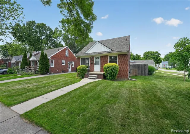 Homes for sale in Oak Park, MI | 14010 Hart St, Oak Park, MI 48237 | MLS# 61007623