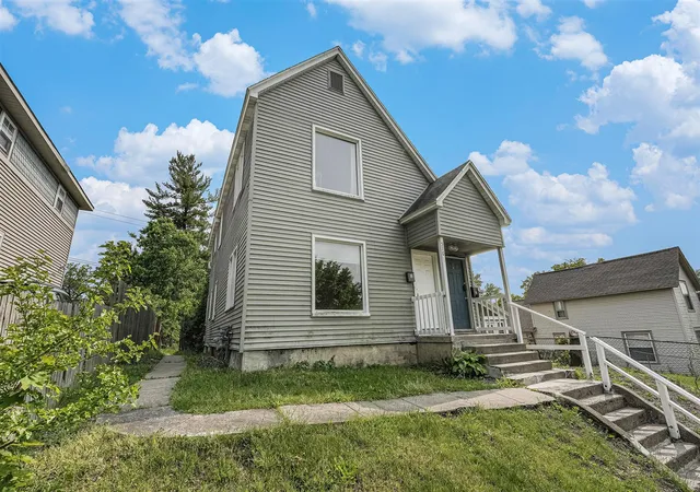 Homes for sale in Grand Rapids, MI | 510 Woodlawn St, Grand Rapids, MI 49507 | MLS# 70526471
