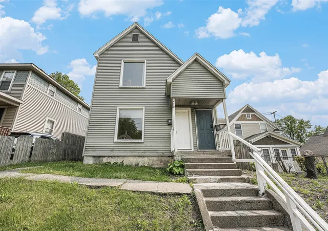 Homes for sale in Grand Rapids, MI | 510 Woodlawn St, Grand Rapids, MI 49507 | MLS# 70526471