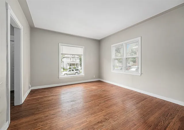 Homes for sale in Grand Rapids, MI | 510 Woodlawn St, Grand Rapids, MI 49507 | MLS# 70526471