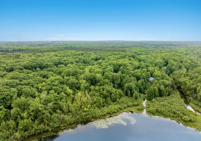 3rd image of 4361 Jeri Rd, Interlochen, MI 49643 | MLS# 80069986