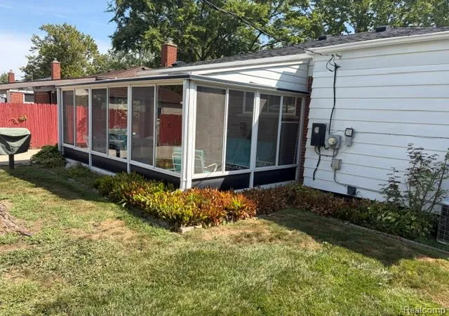 Photo 4 of Single family home for sale at 29515 Milton Ave, Madison Heights, MI 48071 | MLS# 61022232 | Listing updated on 2026-08-30