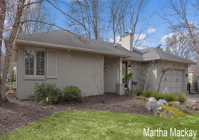 Photo 2 of Sale Pending at 2020 Argentina Dr, Grand Rapids, MI 49506 | MLS# 70521643 | Listing updated on 2026-03-30