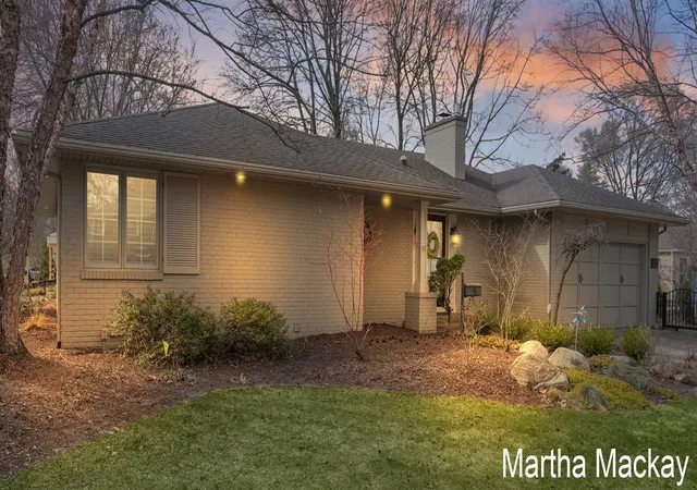 Photo 4 of Sale Pending at 2020 Argentina Dr, Grand Rapids, MI 49506 | MLS# 70521643 | Listing updated on 2026-03-30