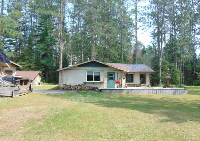 Homes for sale in Iron River, MI | 2072 Ff Hwy 16 Rd, Iron River, MI 49935 | MLS# 50186572